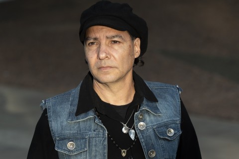 Criss Howes refina sua identidade sonora com o lançamento de 