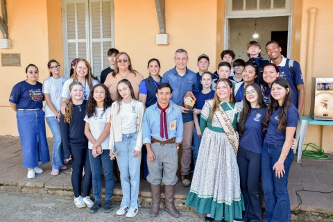 Gincana Cultural Farroupilha envolve estudantes no Parcão